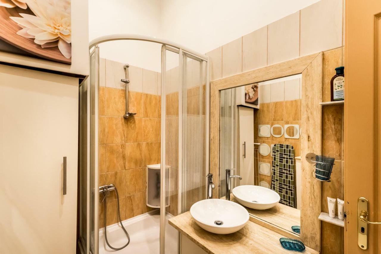 Stones And Wood Apartment With Ac Budapesta Exterior foto